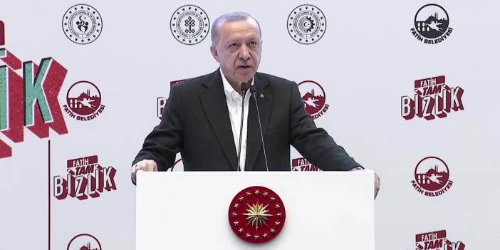 Erdoğan: "Sosyal medya bir bataklık gibi içine düşeni yutup yok edecek tehditler barındırıyor"