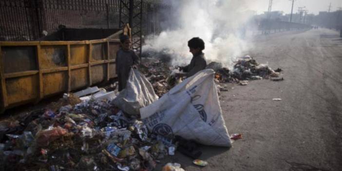 Türkiye çocuk yoksulluğunda ilk sırada: Okula aç gidenlerin sayısı artıyor