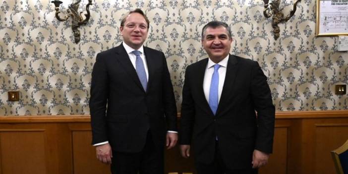 AP Raportörü'nden AB Komiseri'ne Kavala eleştirisi