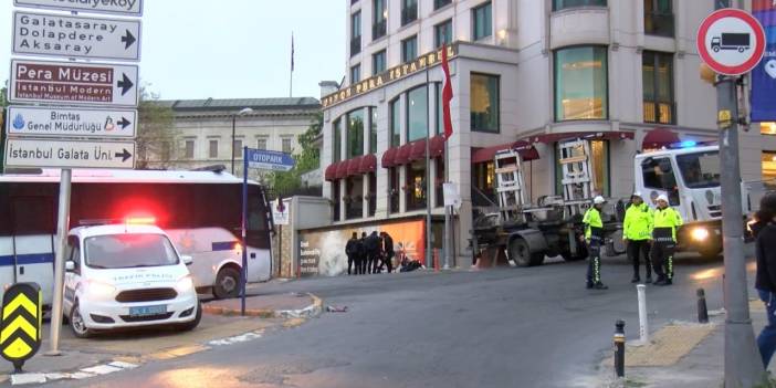 İstanbul'da 1 Mayıs: Taksim'e çıkan yollar kapatıldı