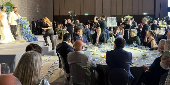 İmamoğlu nikah kıydı: Bir yanında İsmail Küçükkaya, bir yanında Mehmet Şimşek