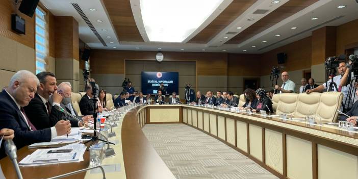 Tuncay Özkan: Gazeteci yalan haber yapmaz, yalanı siyasetçi söyler