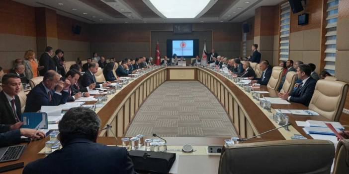 Sosyal Medya Yasası'nın ilk 15 maddesi kabul edildi