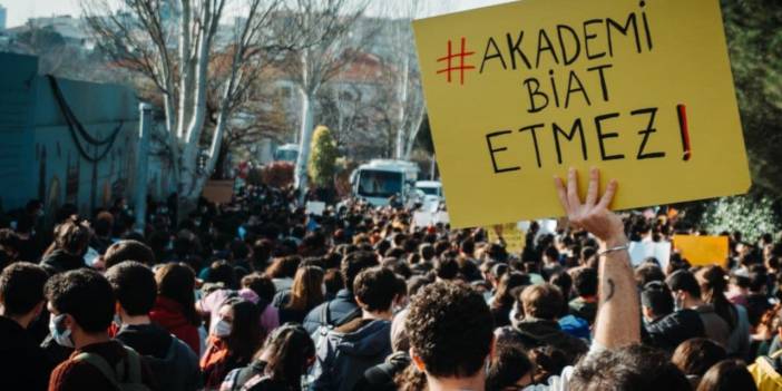 Boğaziçi Üniversitesi Rektörlüğü'nden öğrencilere tehdit: Eylem yaparsanız mezun kartlarınızı iptal ederiz