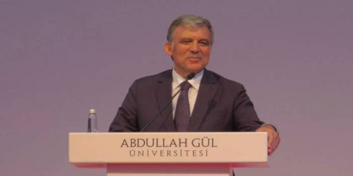 Abdullah Gül mezuniyet törenine katıldı: Eğitimde alarm zilleri çalıyor