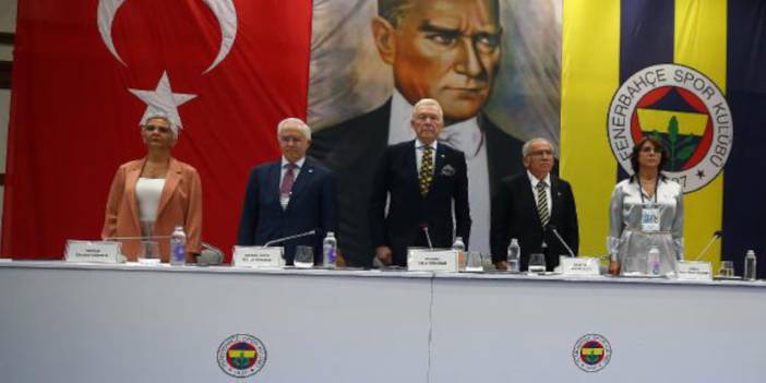 Fenerbahçe Yüksek Divan Kurulu'nda Zelenzkiy sloganı