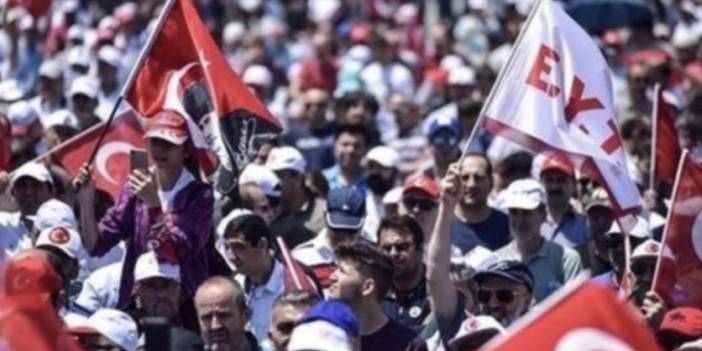 Cem Küçük'ten hükümete EYT çağrısı: Ciddi bir seçmen kitlesi var burada