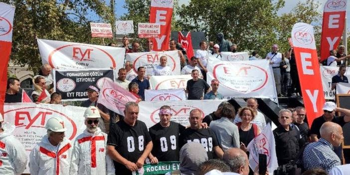 EYT'lilerden Kadıköy eylemi: Anayasal hakkımız olan emeklilik hakkımız için mücadele ediyoruz