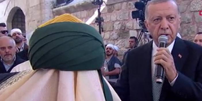 Cerrahi şeyhinin tabutu Karagümrük'ten Fatih Camii'ne ilahilerle taşındı, cenazeye Erdoğan da katıldı