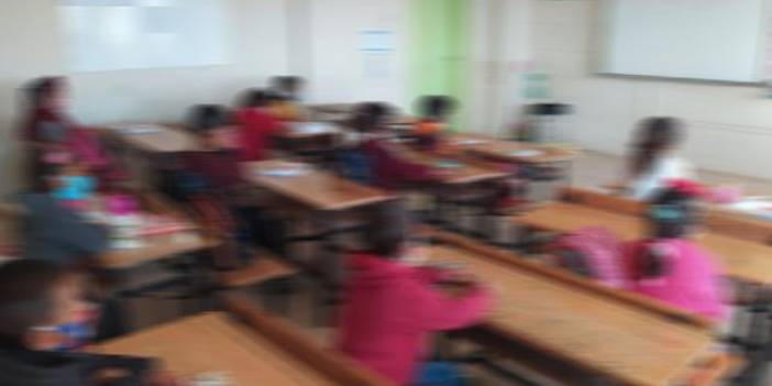 Gıda krizi: İngiltere'de çocuklar okula aç geliyor, silgi yiyen çocuklar var