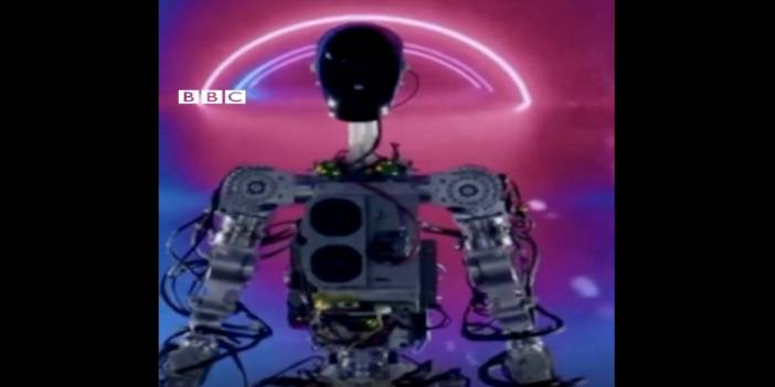 Tesla'nın 'Optimus'u sahneye çıktı