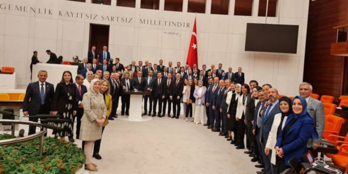 Yaman Akdeniz'den 'sansür yasası' eleştirisi: Keyfi soruşturmalar açılacak, karanlık bir dönemin başlangıcı