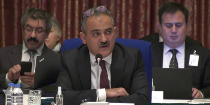 Milli Eğitim Bakanı Mahmut Özer: Öğretmenlik meslek kanunu sembolik olarak öğretmene duyulan saygının ürünü