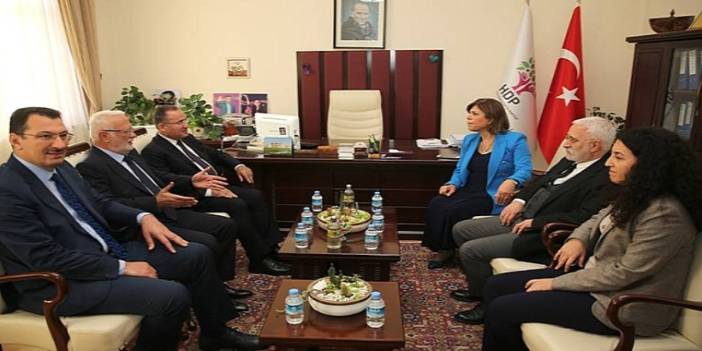 ‘HDP Anayasa değişikliğine destek izlenimi veriyor’ iddiası