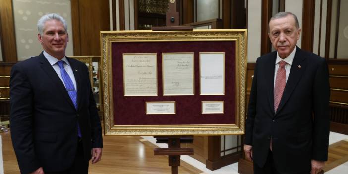 Erdoğan'dan Küba Devlet Başkanı'na "Abdülhamid mektubu" hediyesi