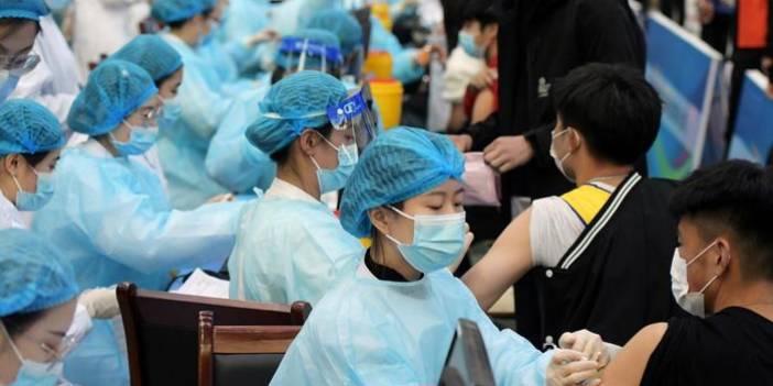 Çin'de koronavirüs önlemlerine karşı öfke büyüyor: Göstericiler Şi'yi istifaya çağırdı