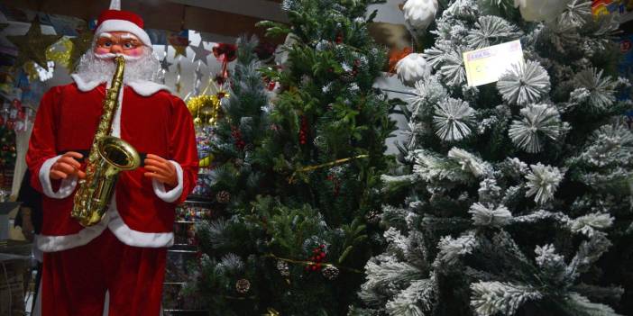 Fiyatlar ikiye katladı: Evde yılbaşı süslemesinin maliyeti 1.200 liradan başlıyor