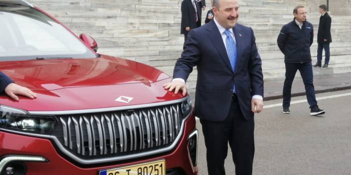 Bakan Varank, Meclis'e Togg ile geldi, tur attı