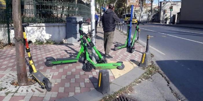 Kadıköy’de kaldırımları işgal eden scooterlar toplanıyor
