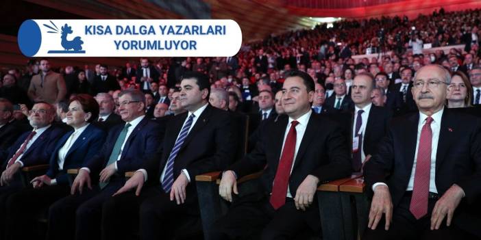 Kısa Dalga yazarı Azmi Karaveli: Birçokları için 'Yetmez ama evet' demeye müsait bir metin