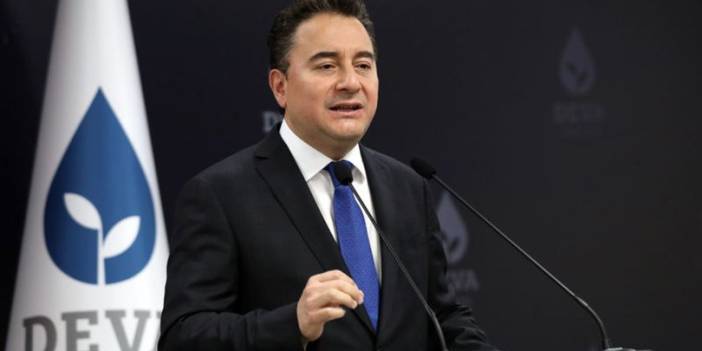 Ali Babacan kaybettikleri partilileri sesi titreyerek andı: Sayılar söyleyince kolay oluyor da…
