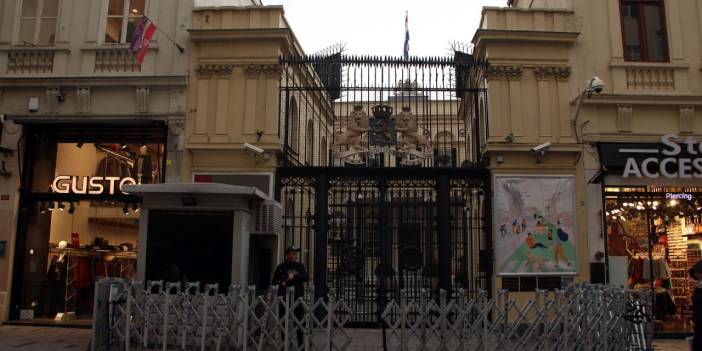 İstanbul beş ülkenin konsolosluğu bugün de kapalı