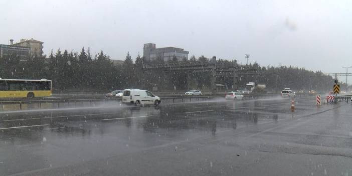 İstanbul valisi saat verip uyardı: Trafiğe çıkmayın