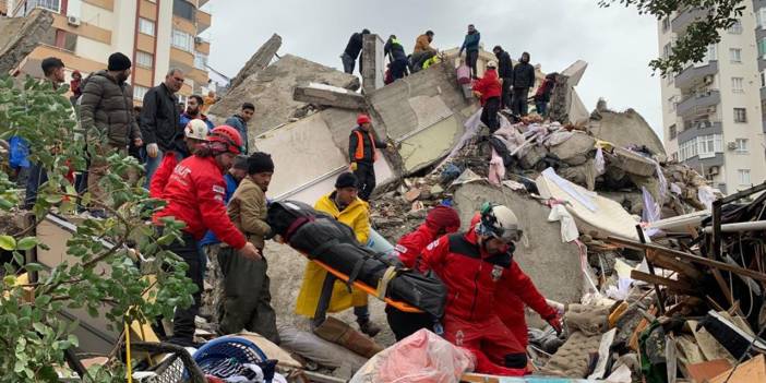 Depremin ardından baba oğul Kıbrıs'a kaçmışlardı, o müteahhit konuştu: 'Babamı ihbar ettim, sorumlu ben değilim'