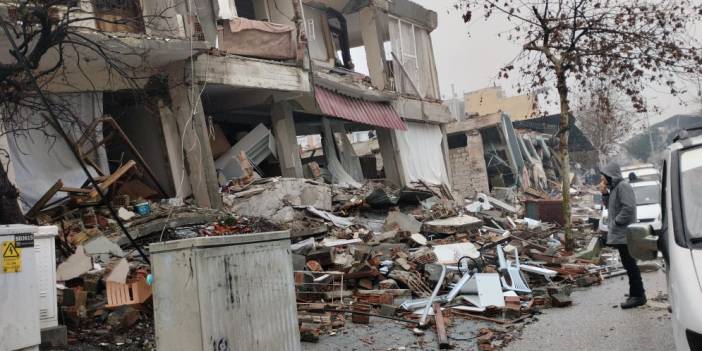 Hatay Belediye Başkanı Lütfü Savaş açıkladı: Hatay'a sadece iki ekip, üç çadır geldi