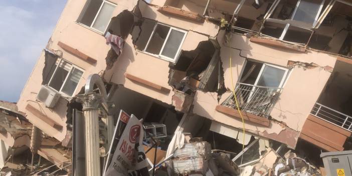 Muharrem İnce deprem bölgesinden seslendi: Her yer yerle bir olmuş