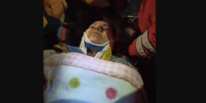 Önce Eymen kurtuldu sonra annesi: Fethiye Ekizoğlu, enkazdan 43 saat sonra çıkarıldı