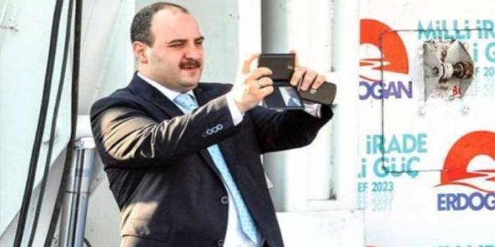 Bakan depremden 3 gün sonra sanayicilere teşekkür etti: '1 milyona yakın battaniye gönderiyor, üreten bir ülkenin göstergesi'