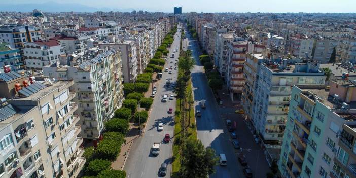 Daha fazla kira almak için ev bölünüyor; kolon ve kirişler kesiliyor