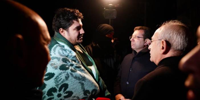 Hatay'lı depremzede gencin yardım isyanı: Rica ediyorum kurtaralım annemi, babamı, ağabeyimi