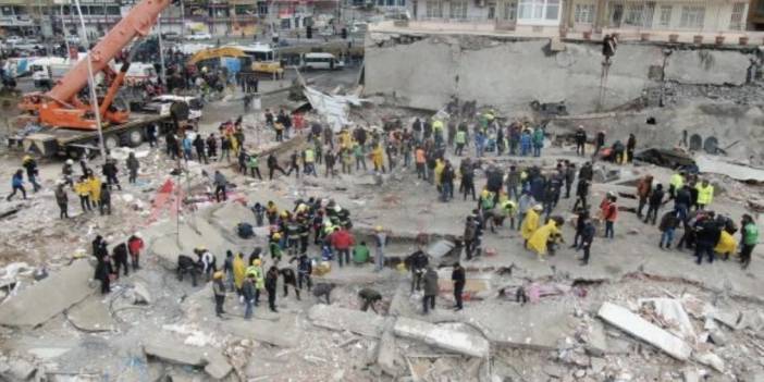 Pil, battaniye, düdük, el feneri fiyatlarında fahiş artış yaptılar