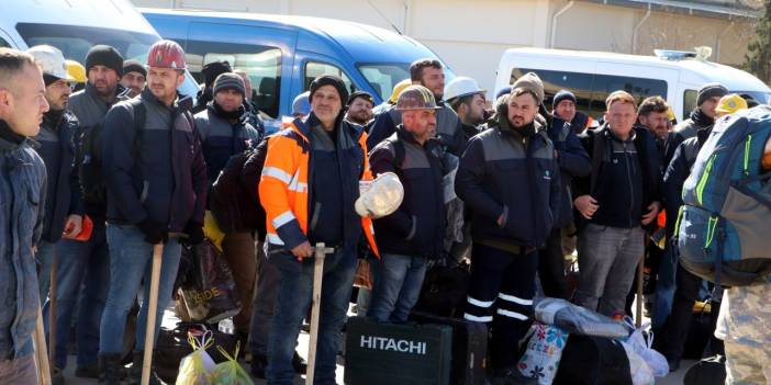 Somalı madenciler, helikopterlerle deprem bölgesine gidiyor