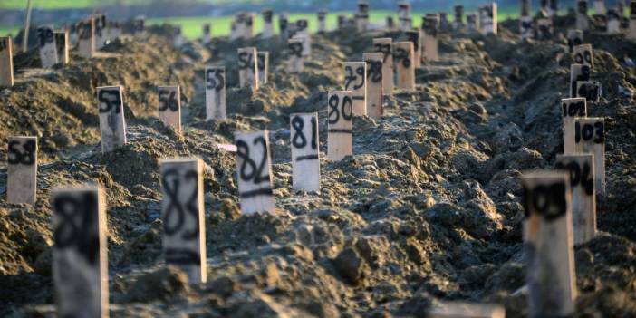 Adli Tıp Uzmanları tespit etti: Sadece Maraş’ta 425 mezar yeniden açılmış