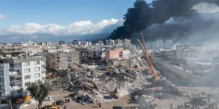 Animasyonlu uydu görüntüleriyle depremdeki 4 metrelik hareket