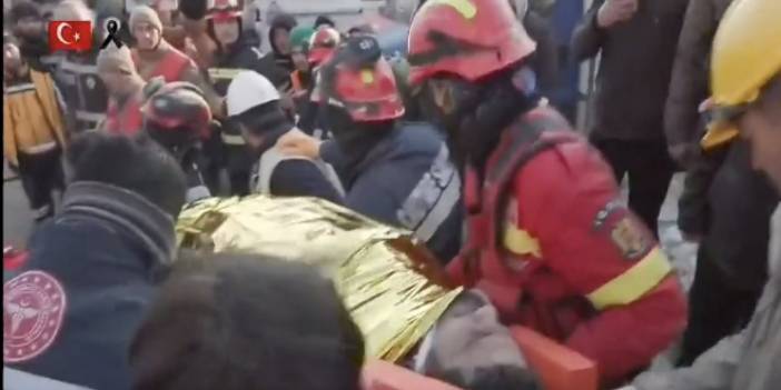Depremden 149 saat sonra enkazdan sağ olarak çıkarıldı
