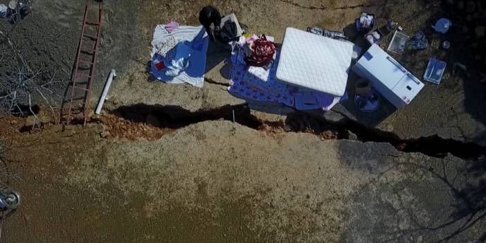 Deprem Gaziantep'te bir köyü 'ikiye ayırdı'