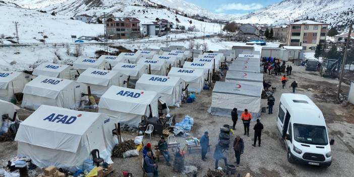 Kızılay'ın çadır satışına tepkiler: Dağıtmak yerine satmayı beklediniz, öyle mi?