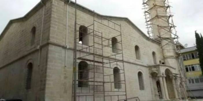 Yıkılan 500 yıllık tarihi camiyi AKP'li isim restore etmiş