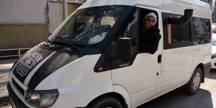 Depremzede aile, soba kurdukları minibüste kalıyor