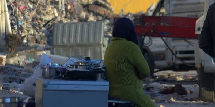 Ünlü isimlerden 'çadır' tepkisi, aynı soru: O kadar para toplandı, neden hala deprem bölgesinde yeterli çadır yok