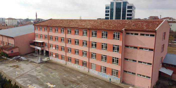 Aksaray'da 3 okula 'deprem riski' tahliyesi