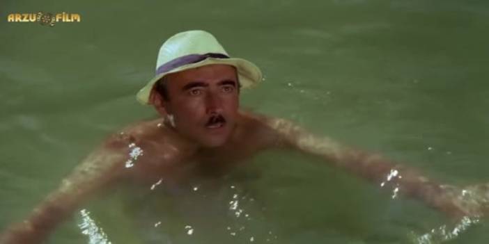 Depremde Kibar Feyzo’nun çekildiği Reyhanlı’daki tarihi konak da hasar aldı