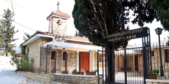 Deprem zarar verdi: Hatay'ın iki Ermeni kilisesinden biri ibadete kapatıldı