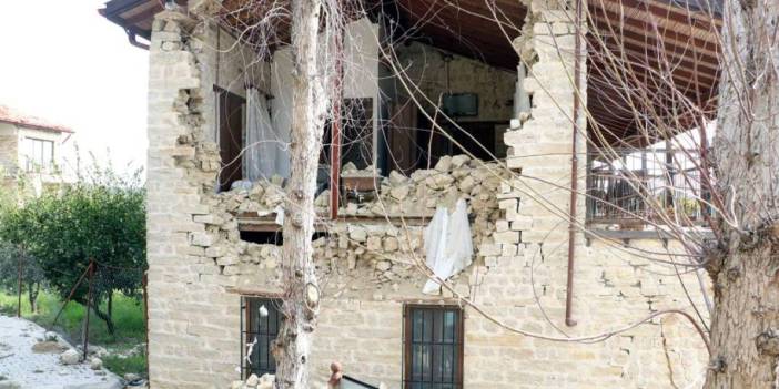Türkiye'nin tek Ermeni Köyü Vakıflı'da tarihi binalar büyük hasar gördü