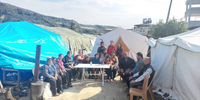 Defne'de 1000 nüfuslu mahalleye 50 çadır gitmiş: Depremzedeler 20 - 30 kişi kalıyor