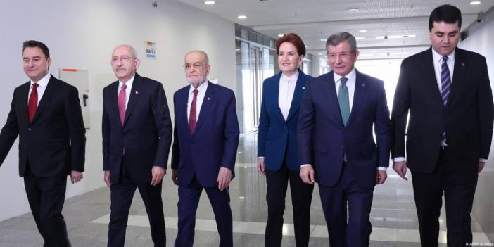 Alman basını: Türkiye'de muhalefet kendi kalesine gol attı